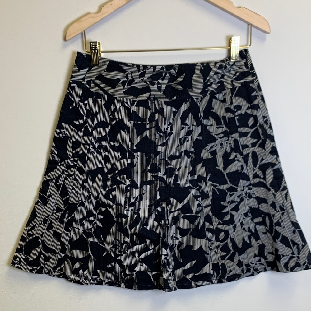 Ann Taylor Black and Cream Skater Skirt